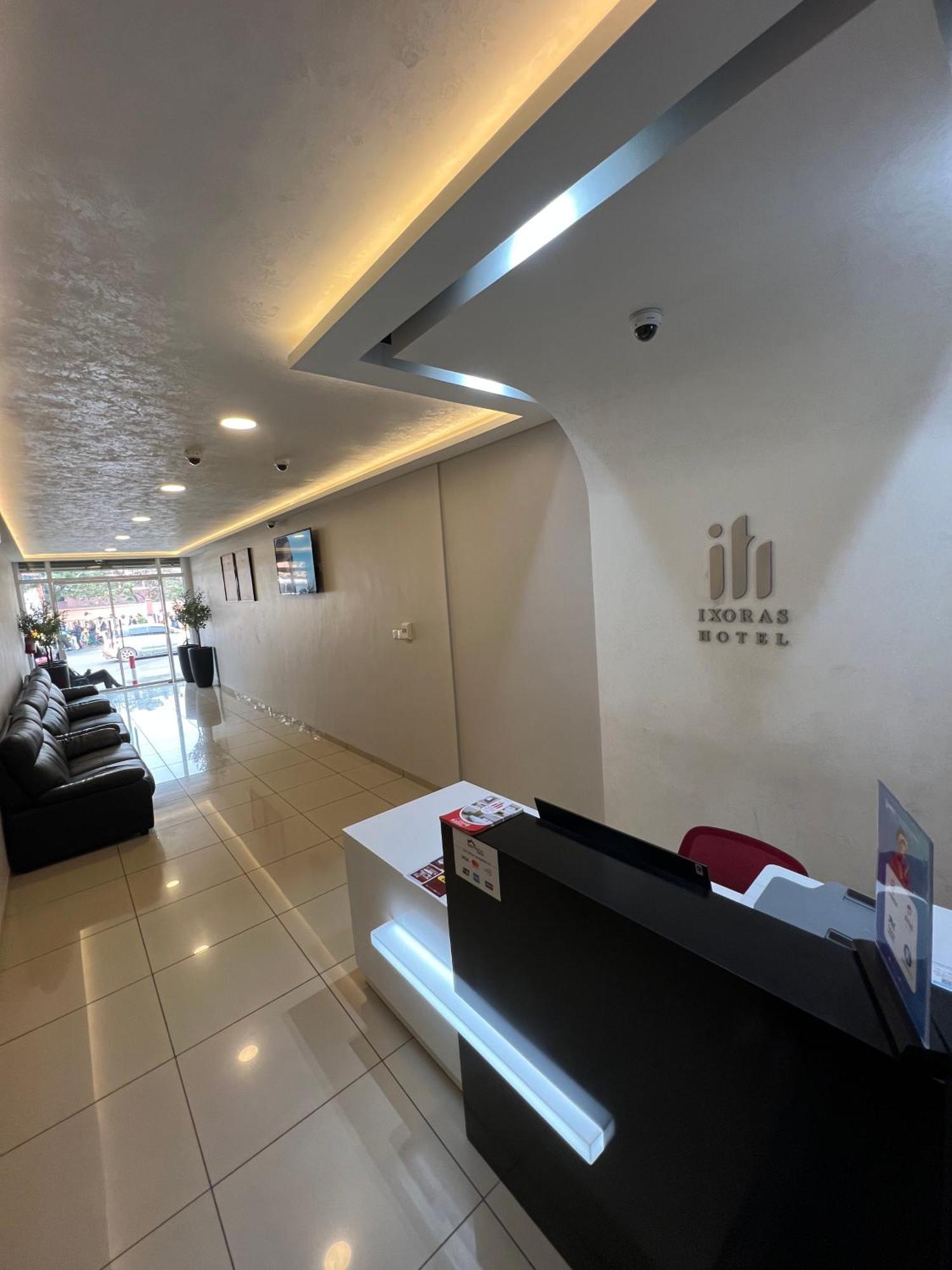 Ixoras Hotel Victoire Kinshasa Extérieur photo