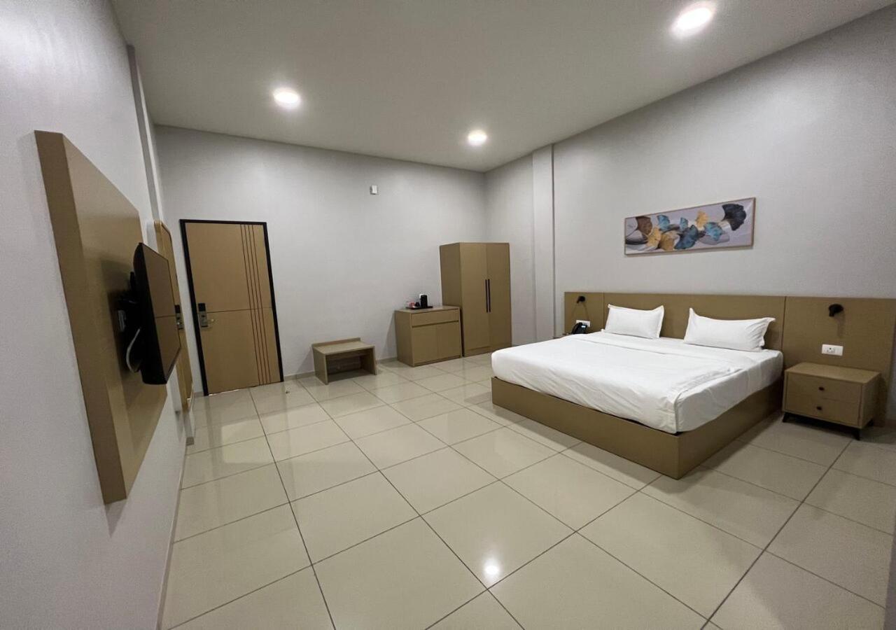 Ixoras Hotel Victoire Kinshasa Extérieur photo
